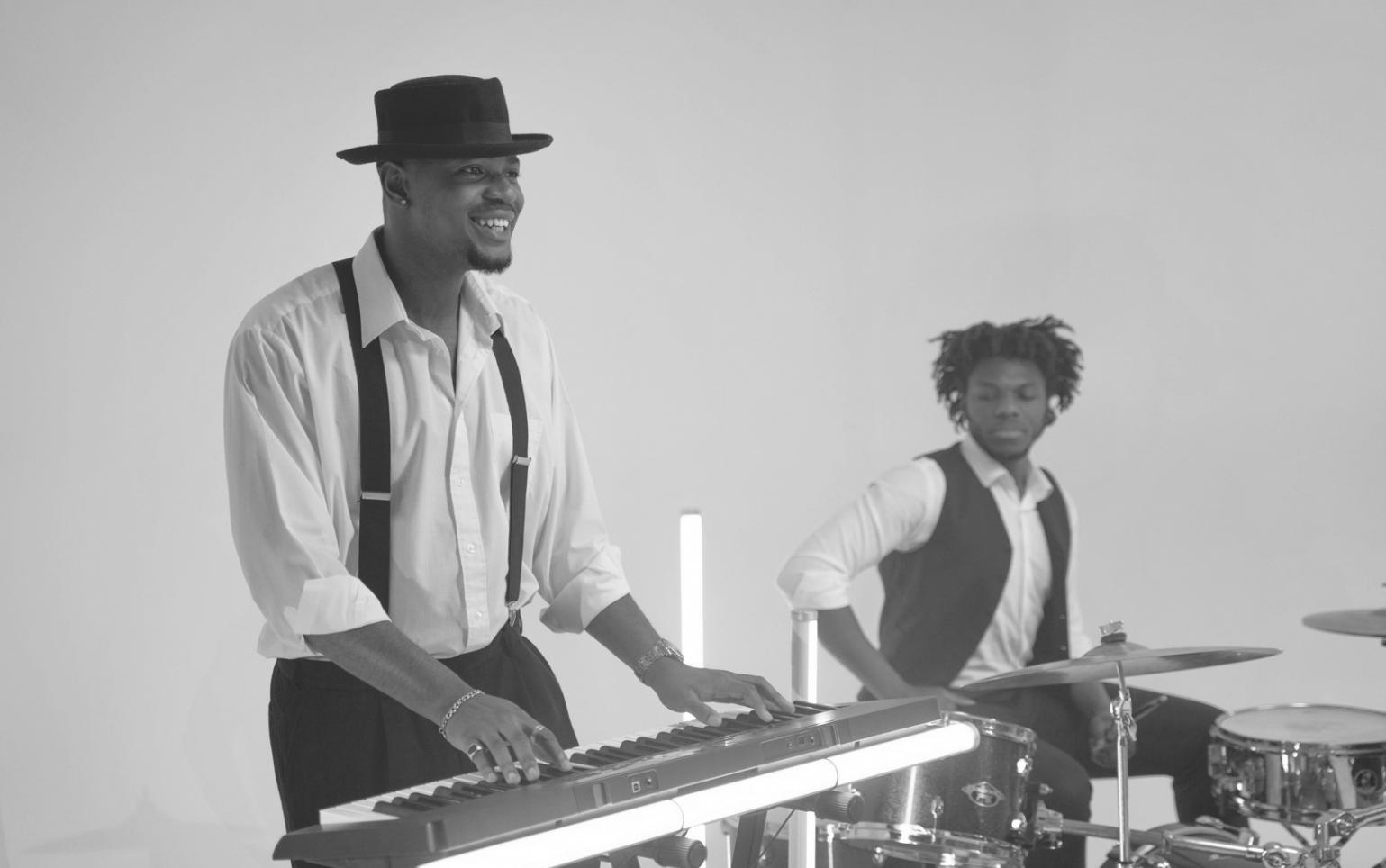 Estudio de producción musical digital con equipos profesionales
